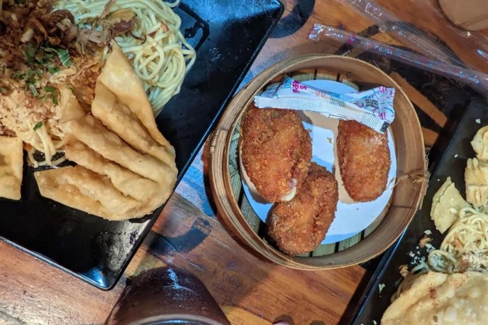 Panduan Cara Makan Mie Gacoan di Tempat untuk Pemula | IDN Times Review kerja di gacoan